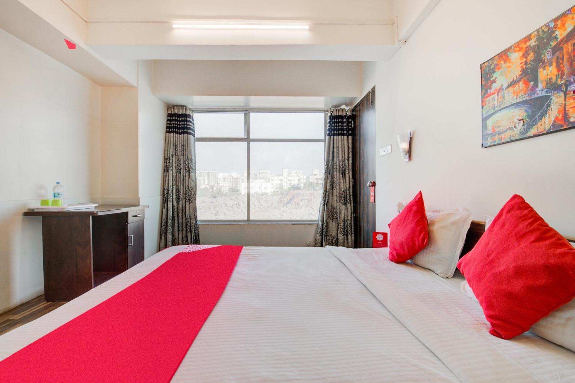 Méribel Village Hotel O Sairaj Lodge מראה חיצוני תמונה